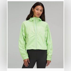 Lightweight water resistant crop jacket